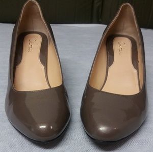 Cole Haan Mid sized heel